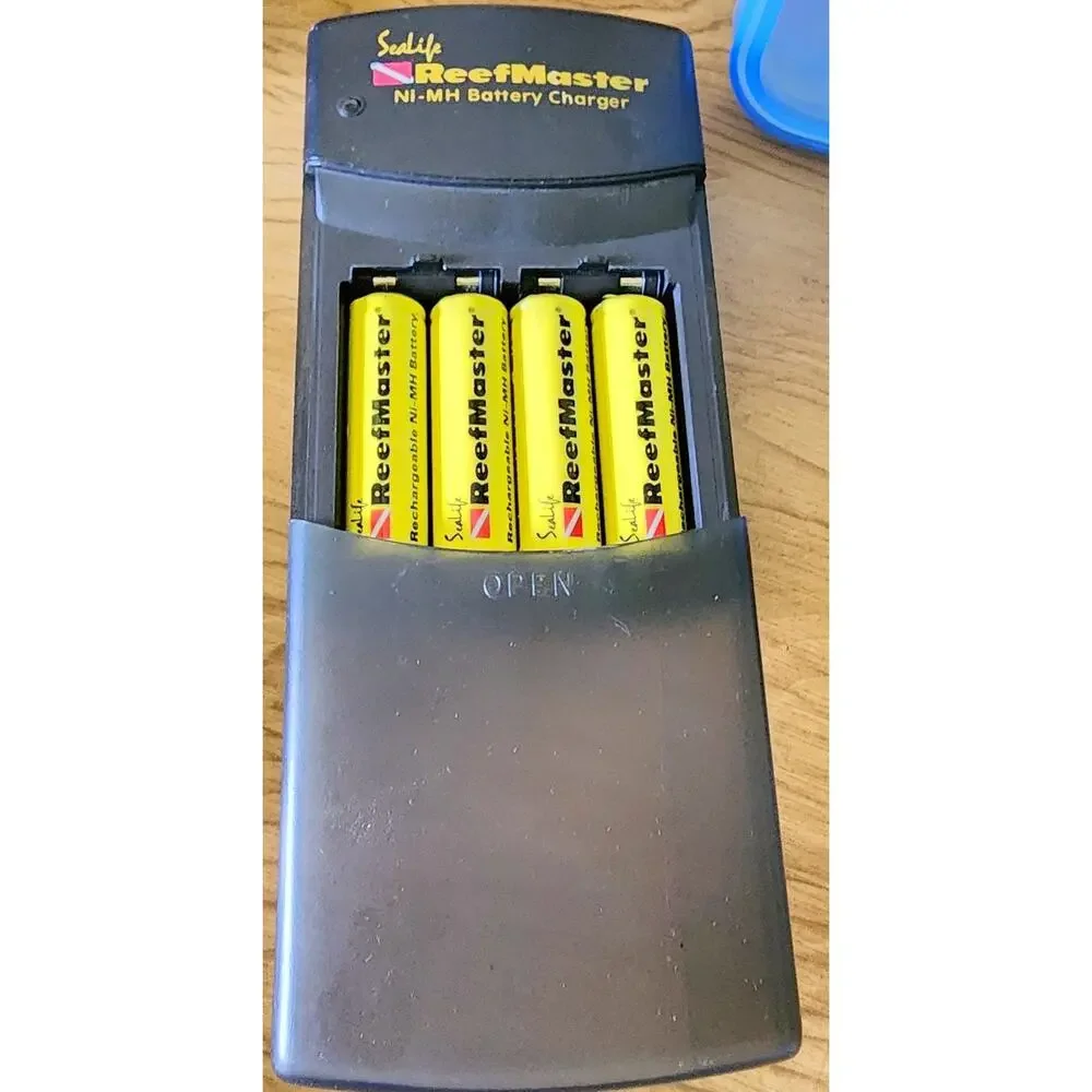 SeaLife ReefMaster Underwater Camera Ext. Flash Battery Charger & Extras READ